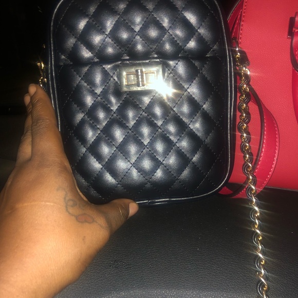 Purse n lashes - Picture 2 of 8